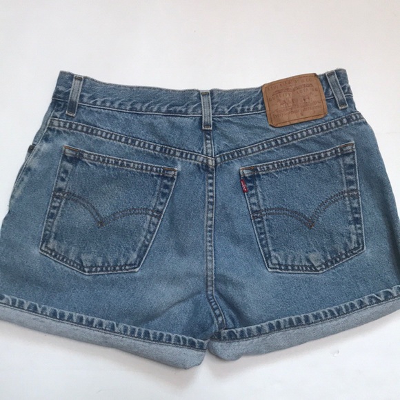 Levi's Pants - Vintage Levi’s High Waist/ Rise Mom Jean Shorts